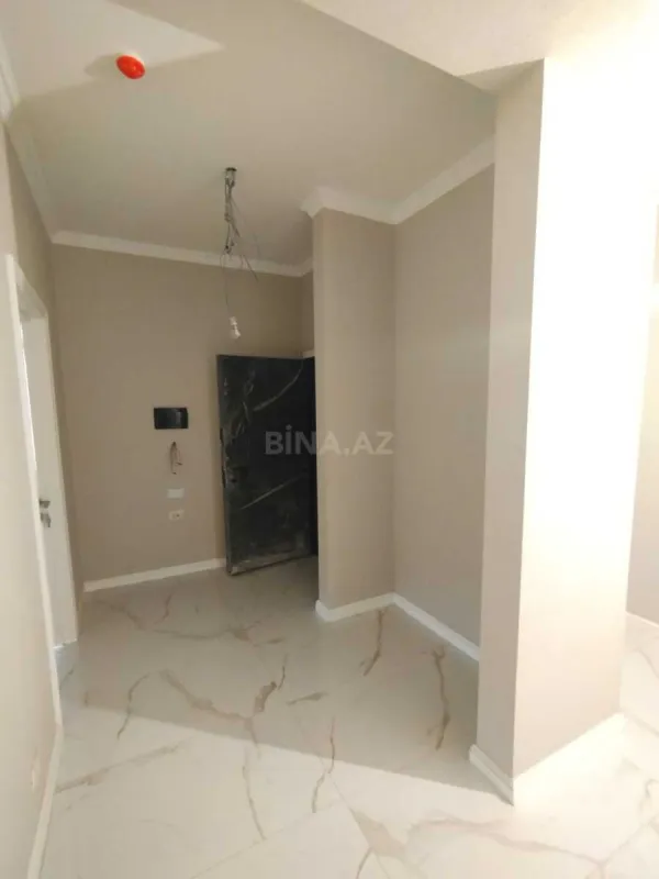 Satılır 4 otaqlı mənzil 122 m²