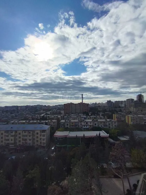 Satılır 4 otaqlı mənzil 122 m²