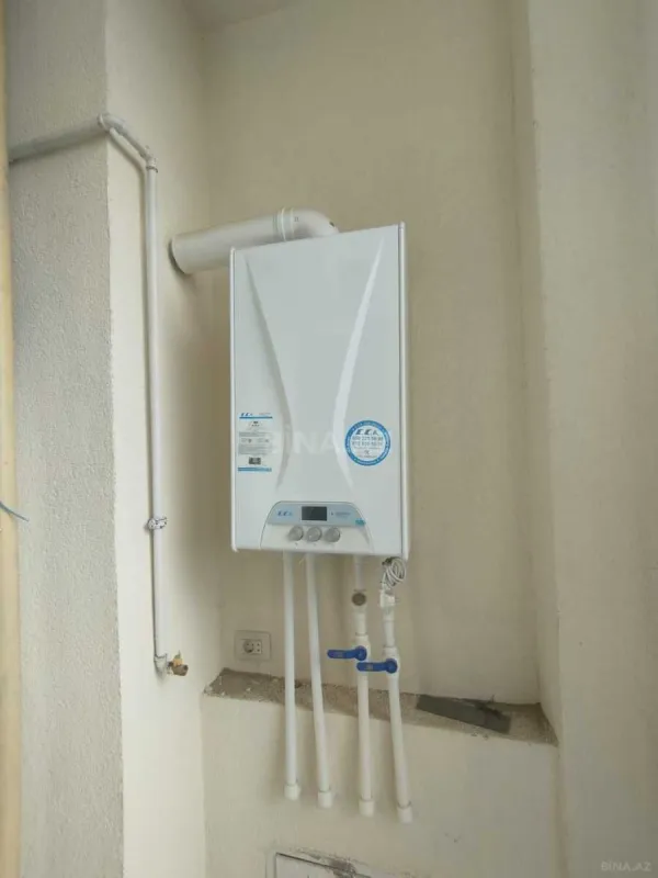 Satılır 4 otaqlı mənzil 122 m²