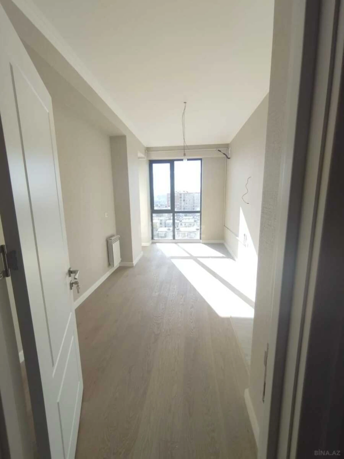Satılır 4 otaqlı mənzil 122 m²