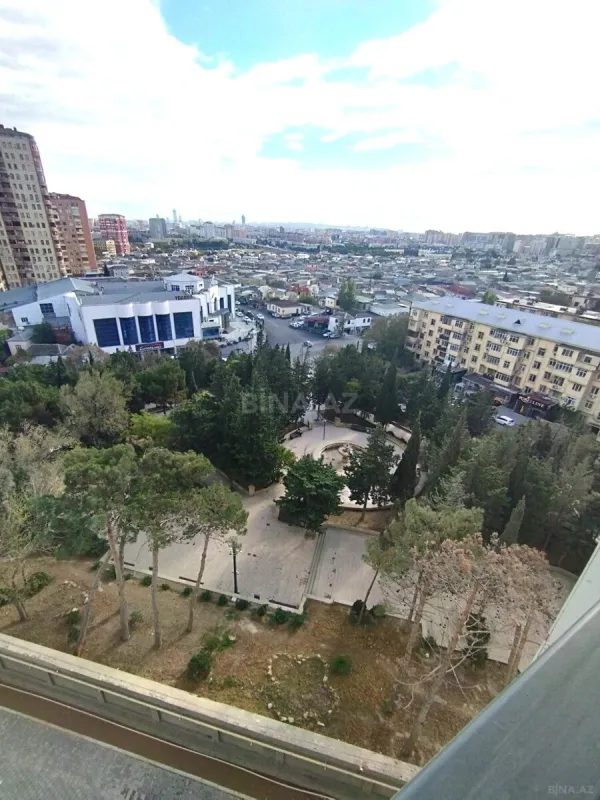 Satılır 4 otaqlı mənzil 122 m²