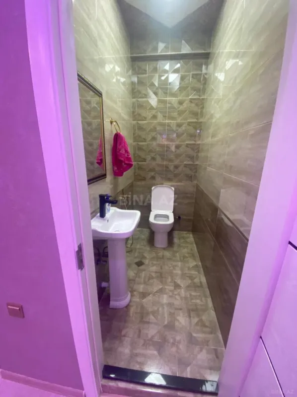 Satılır 3 otaqlı mənzil 141 m²