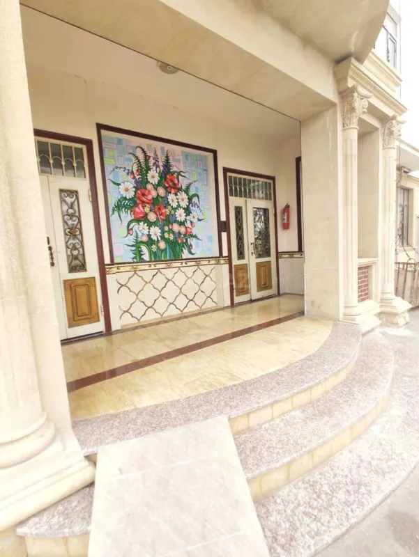 Satılır 3 otaqlı mənzil 141 m²