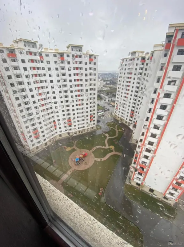 Satılır 3 otaqlı mənzil 141 m²