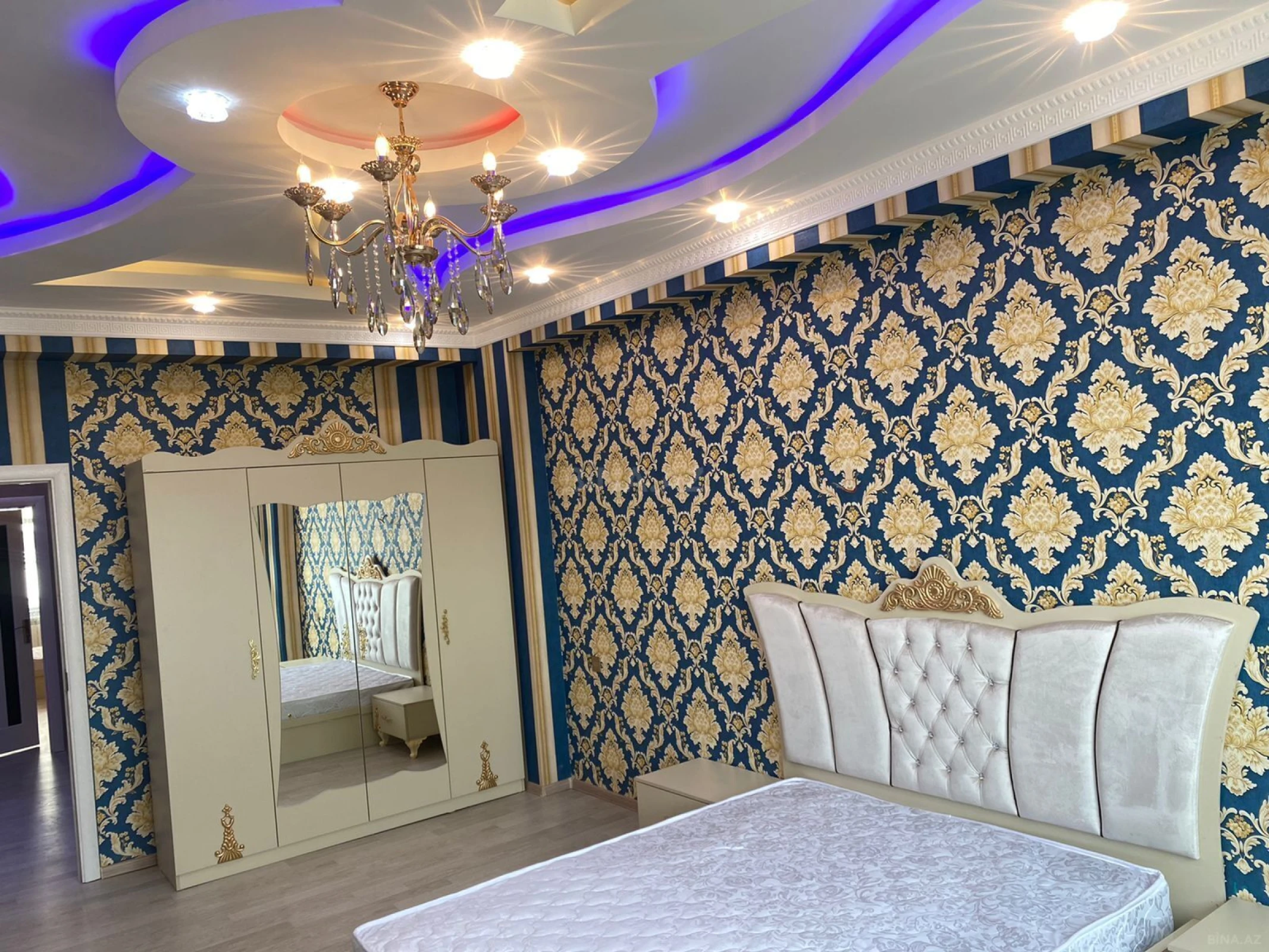 Satılır 3 otaqlı mənzil 141 m²