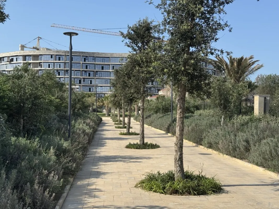 Satılır 8 otaqlı həyət evi 390 m²