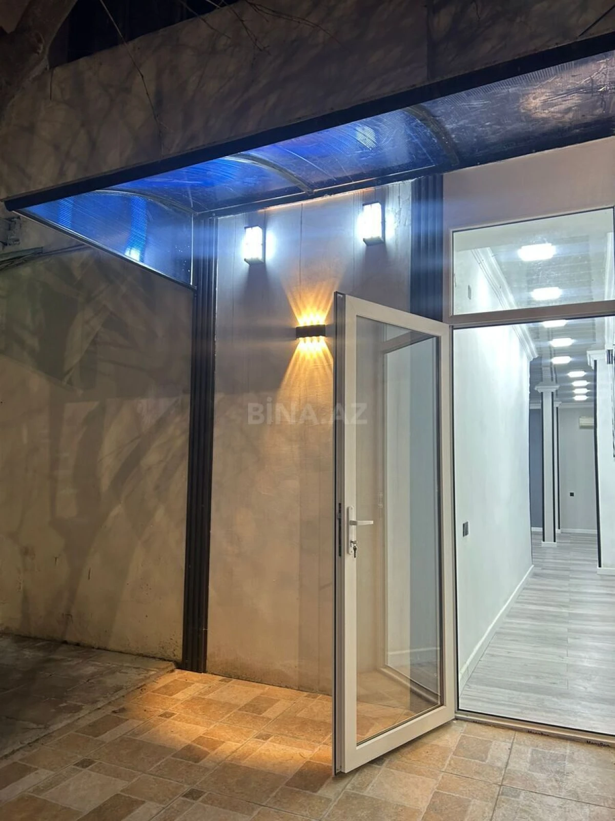 Kirayə verilir obyekt 105 m²