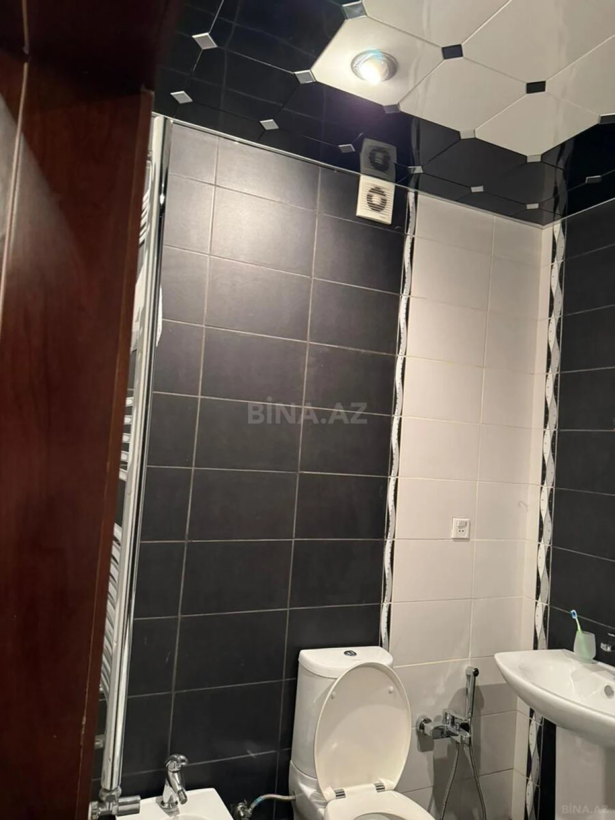 Satılır 3 otaqlı mənzil 120 m²