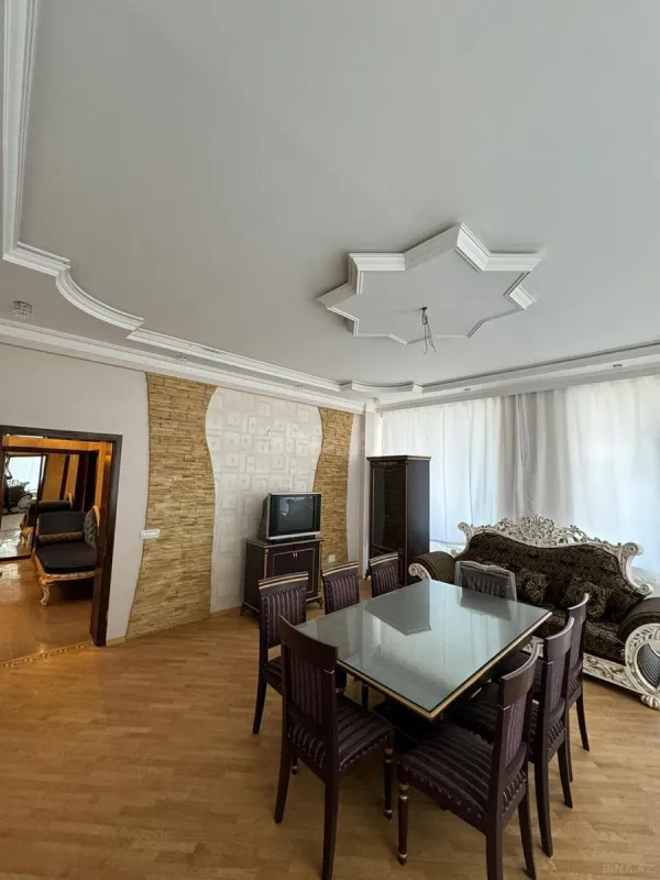Satılır 3 otaqlı mənzil 120 m²