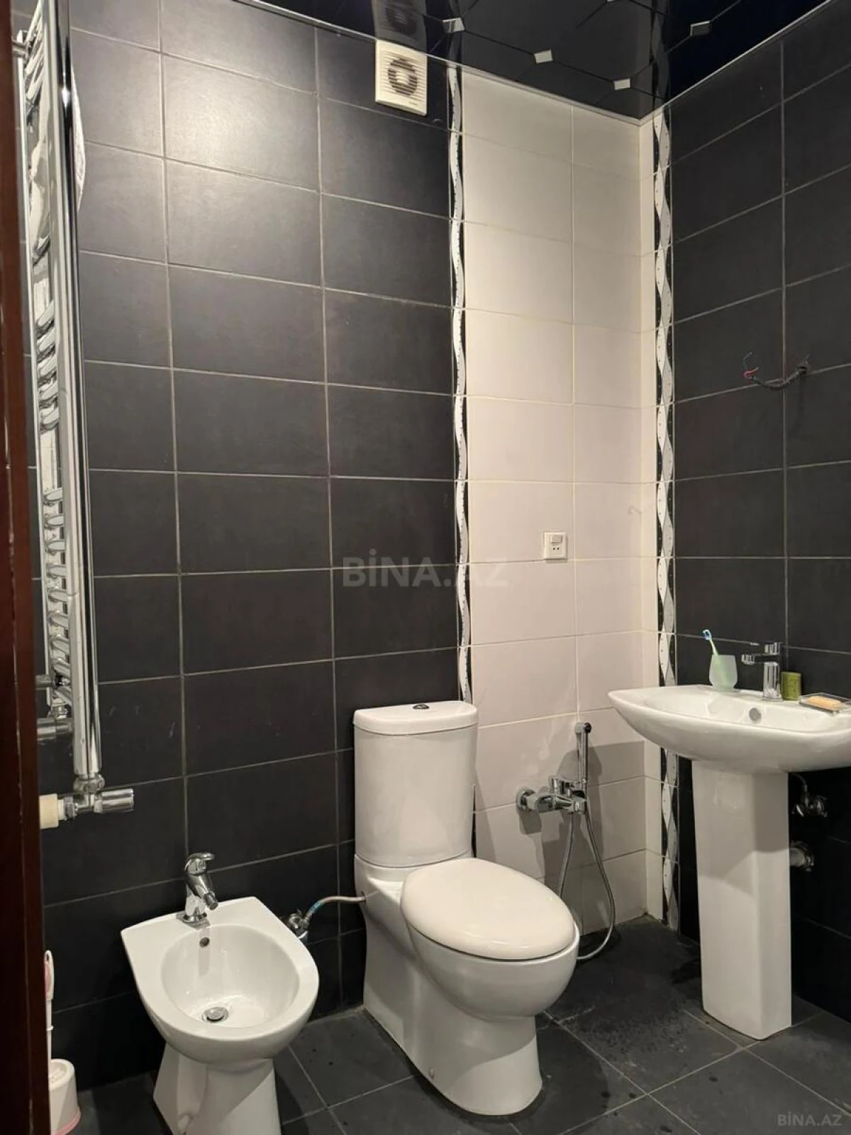 Satılır 3 otaqlı mənzil 120 m²