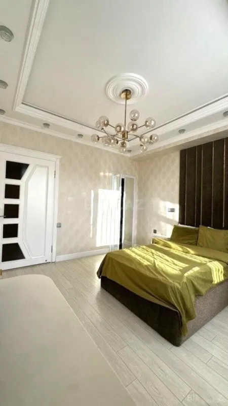 Satılır 3 otaqlı mənzil 150 m²