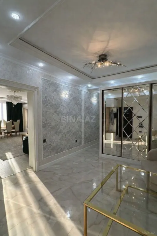 Satılır 3 otaqlı mənzil 150 m²