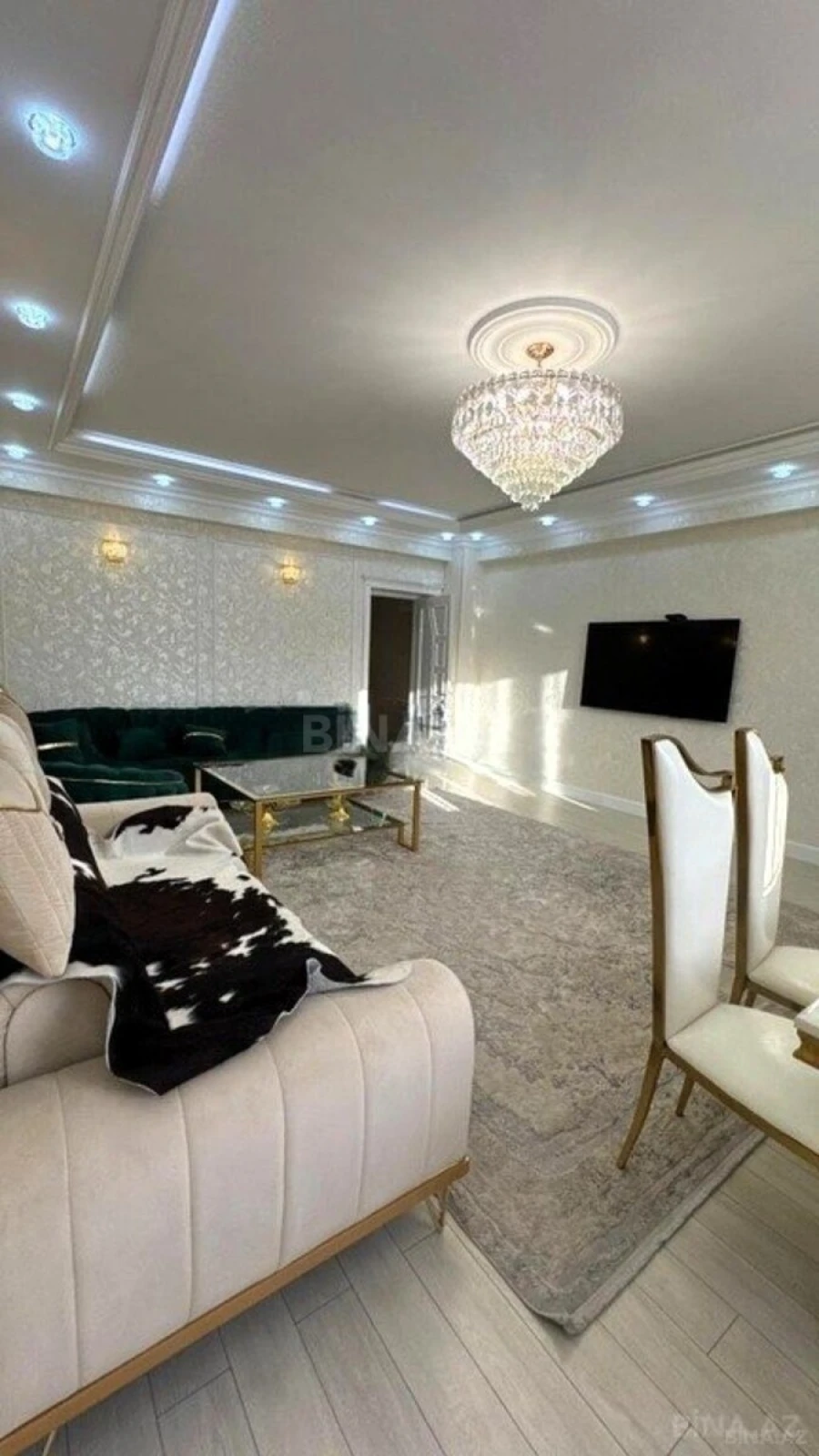 Satılır 3 otaqlı mənzil 150 m²