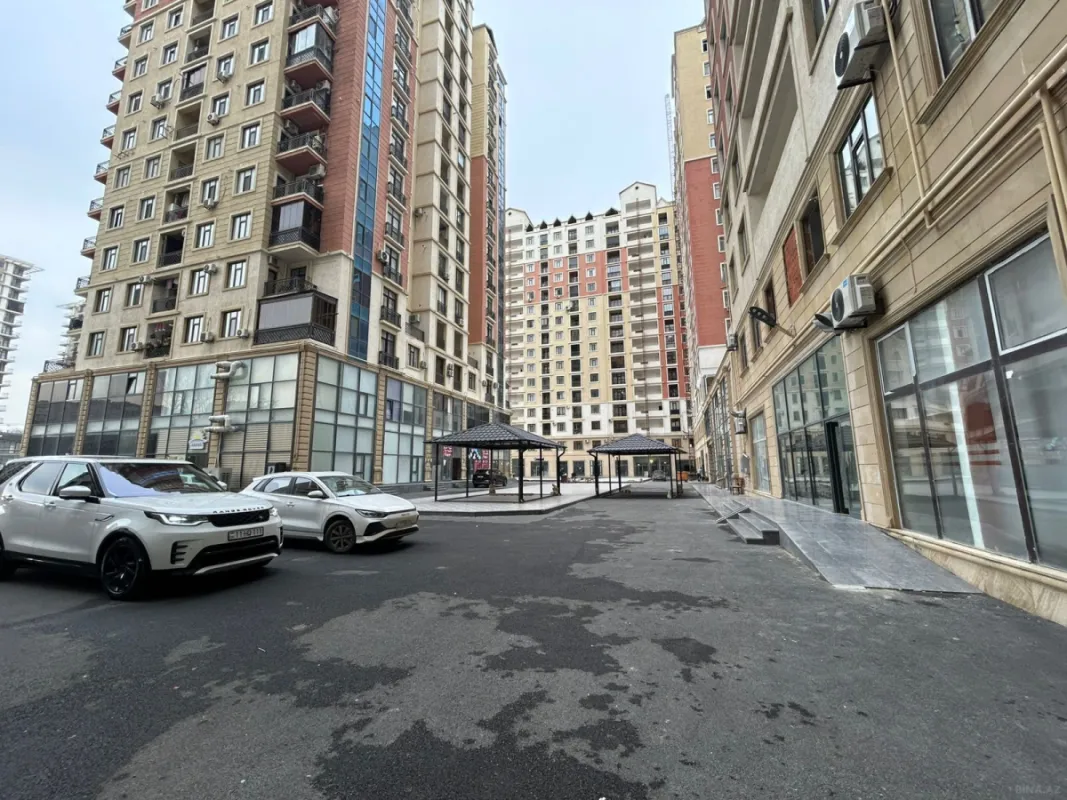 Satılır 3 otaqlı mənzil 105 m²