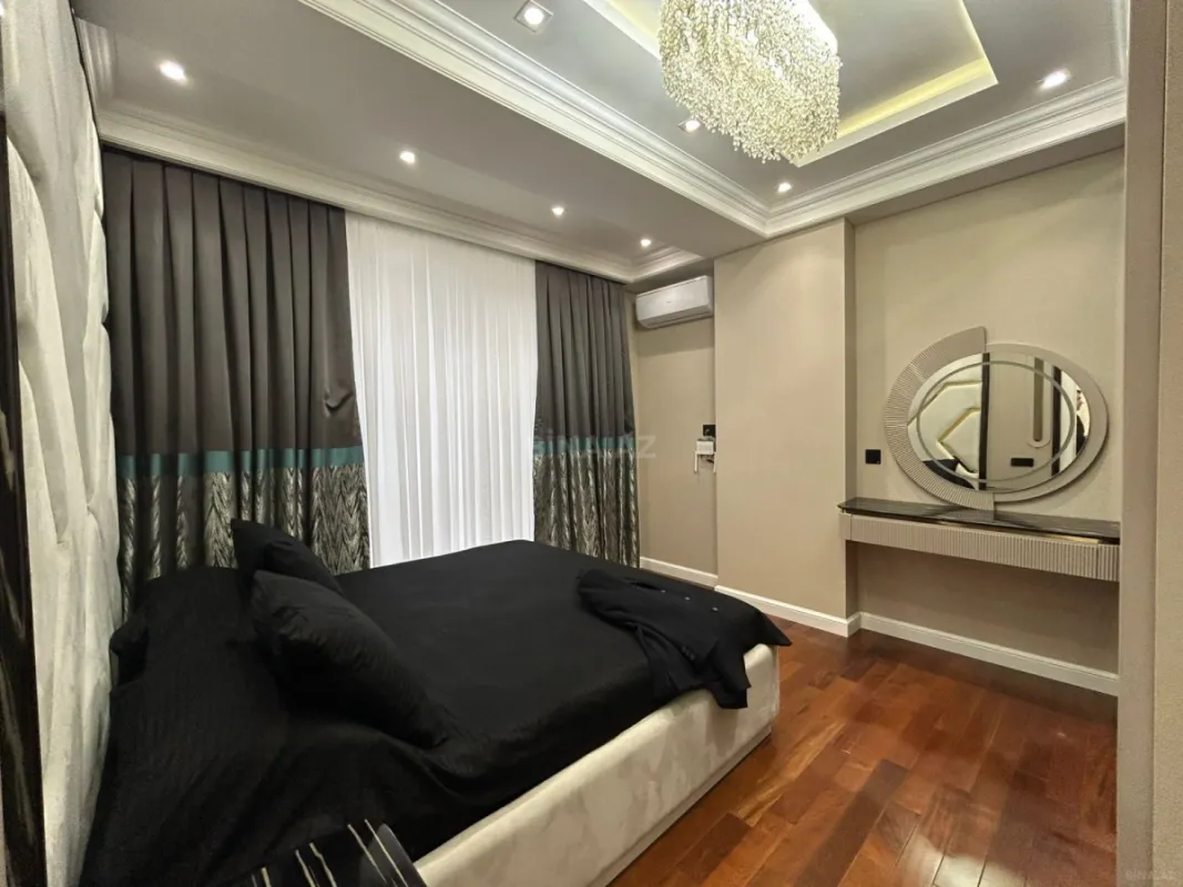Satılır 3 otaqlı mənzil 105 m²