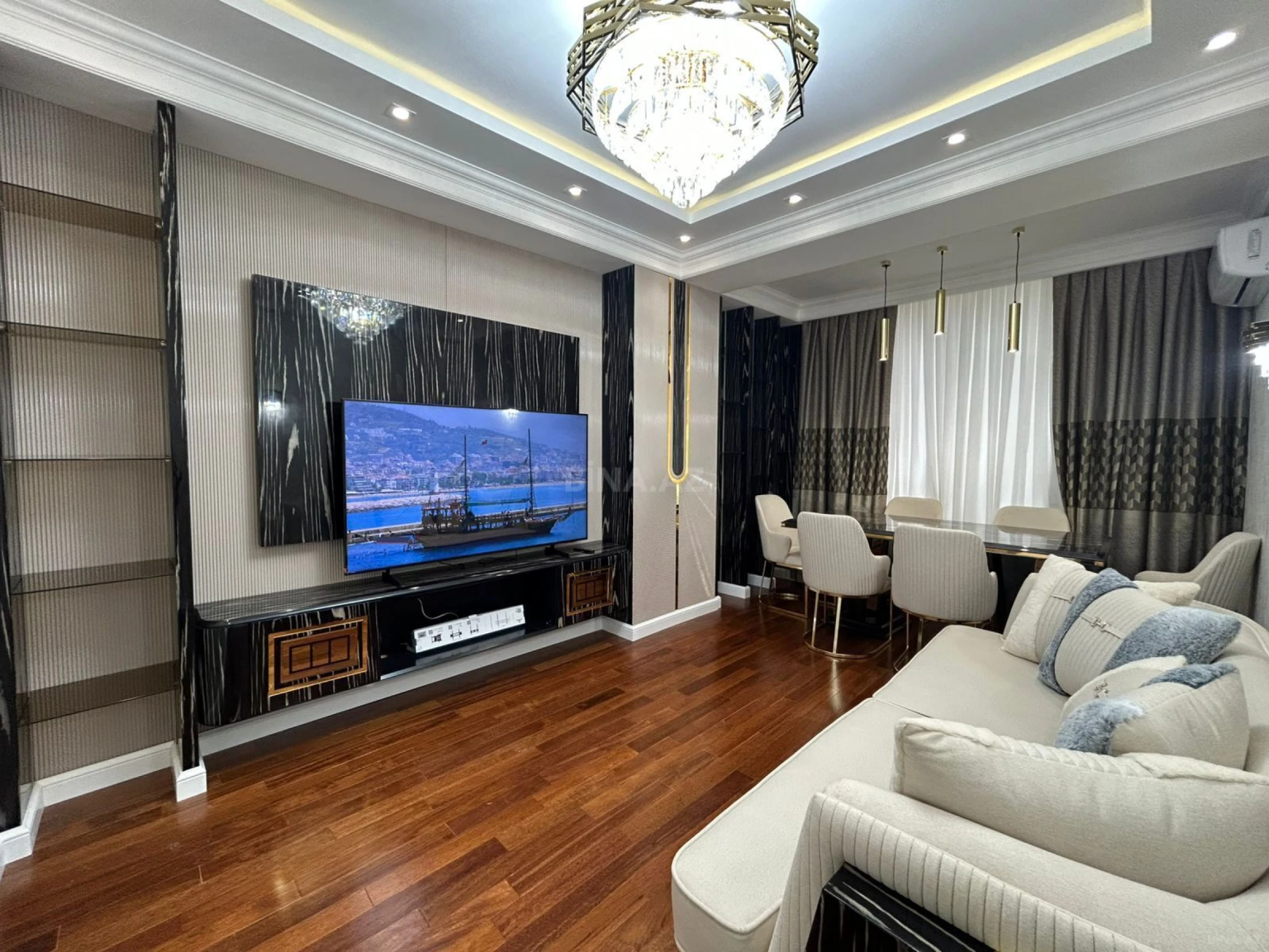 Satılır 3 otaqlı mənzil 105 m²