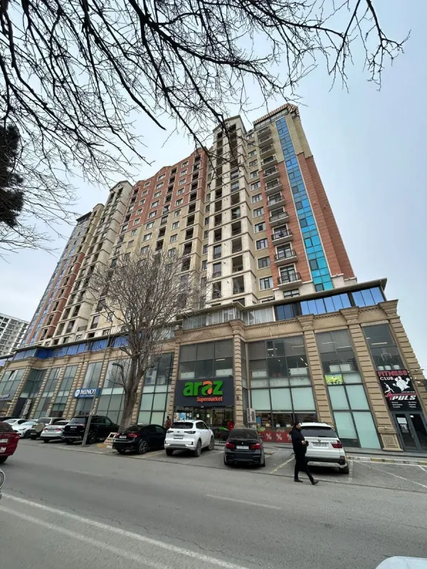 Satılır 3 otaqlı mənzil 105 m²