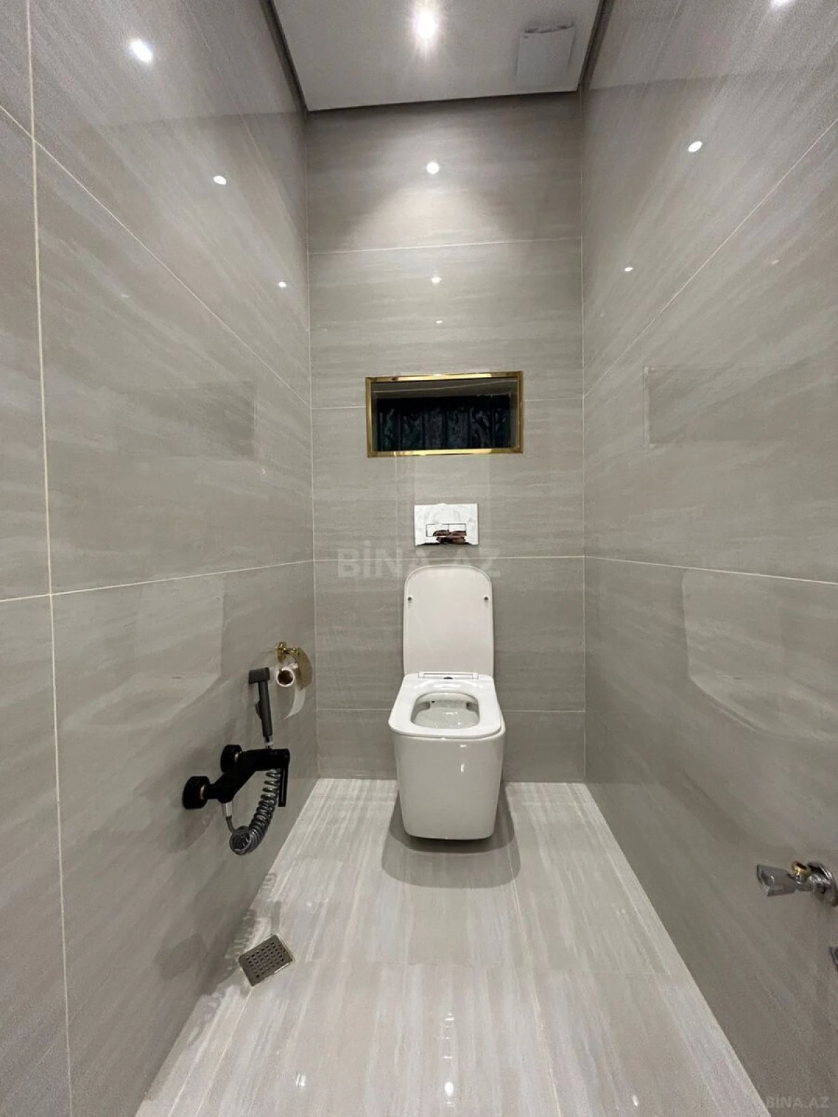 Satılır 3 otaqlı mənzil 105 m²