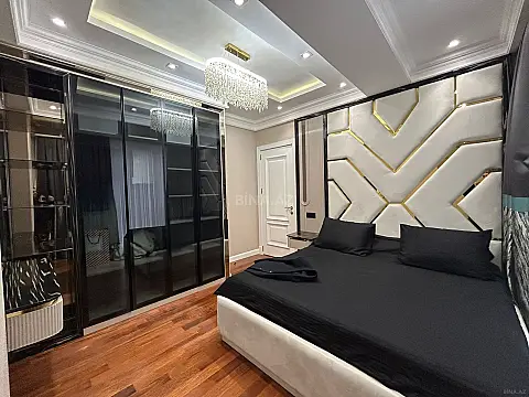 Satılır 3 otaqlı mənzil 105 m²