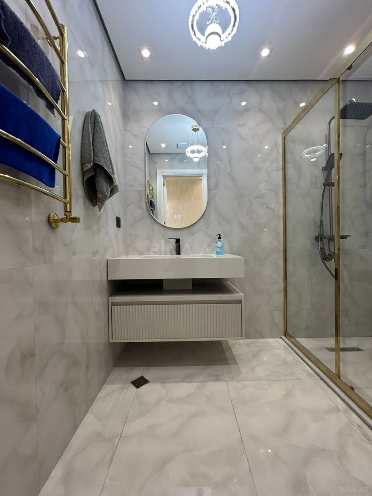 Satılır 3 otaqlı mənzil 105 m²