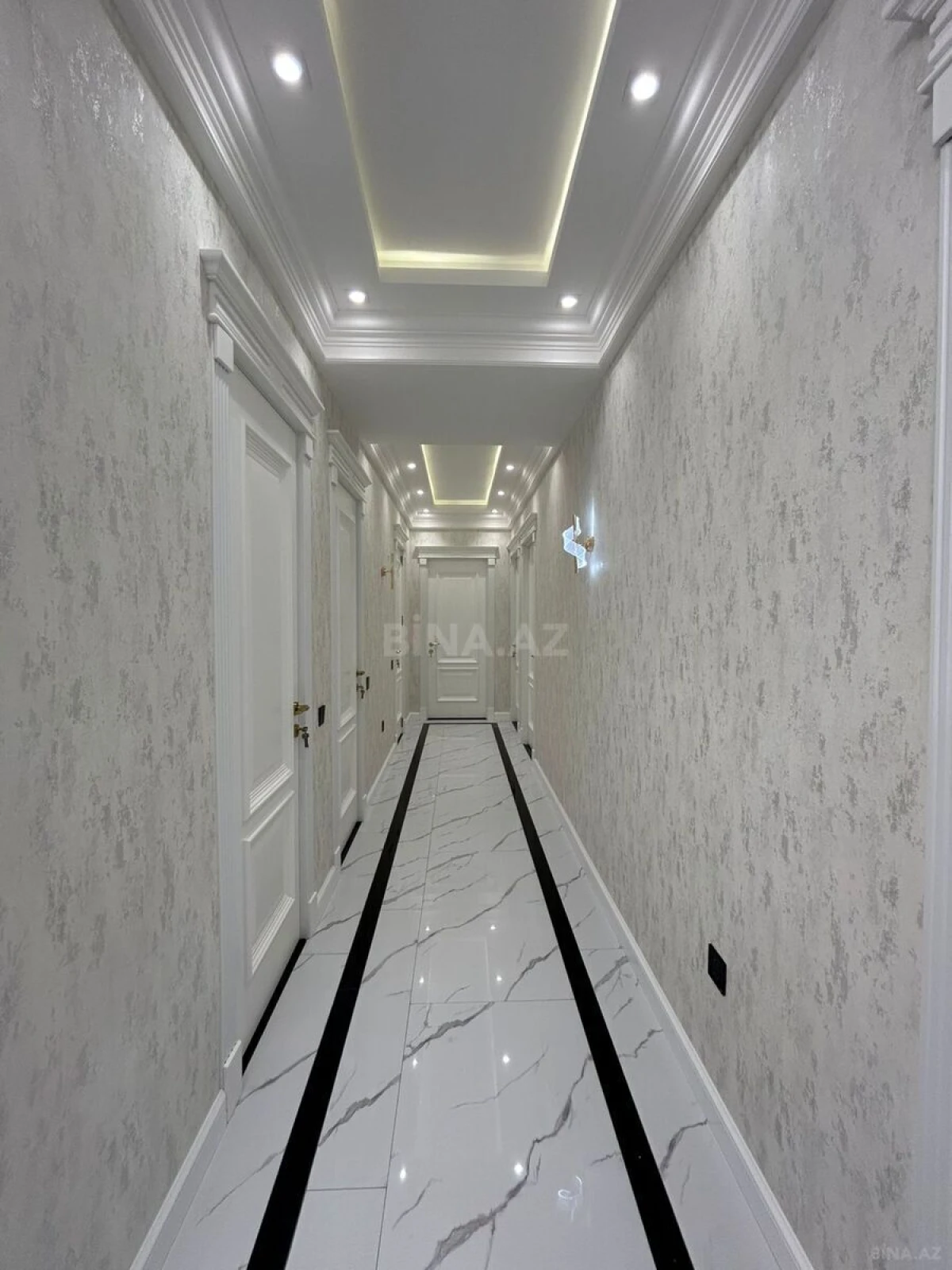 Satılır 3 otaqlı mənzil 105 m²