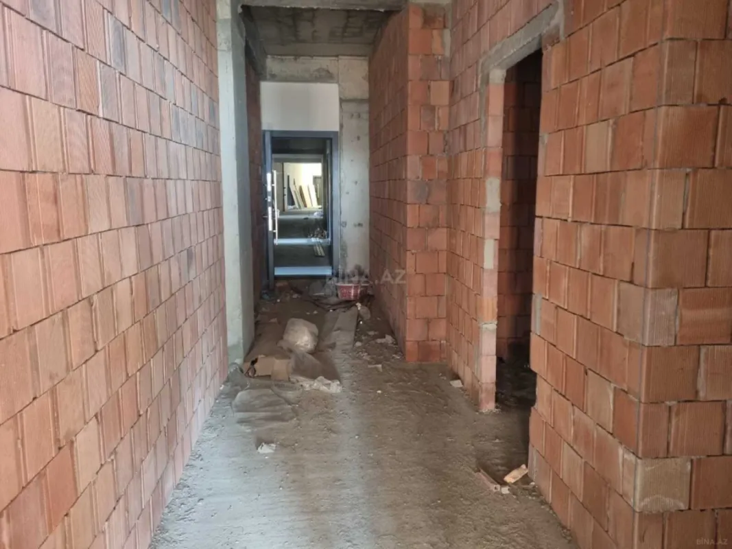 Satılır 3 otaqlı mənzil 147 m²