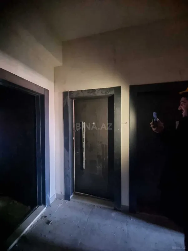 Satılır 3 otaqlı mənzil 147 m²