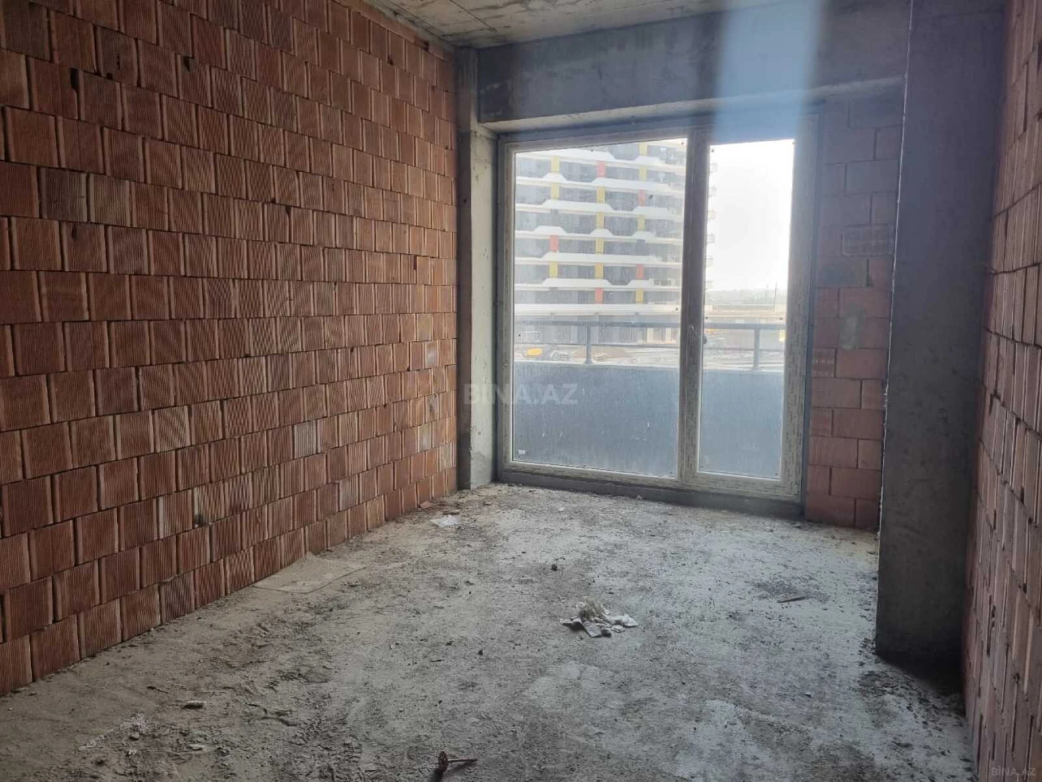 Satılır 3 otaqlı mənzil 147 m²