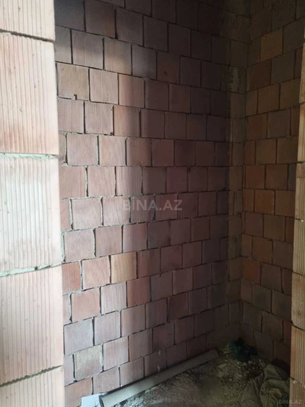 Satılır 3 otaqlı mənzil 147 m²