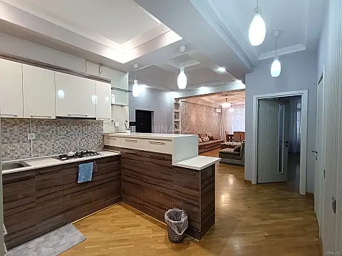 Kirayə verilir 3 otaqlı mənzil 105 m²