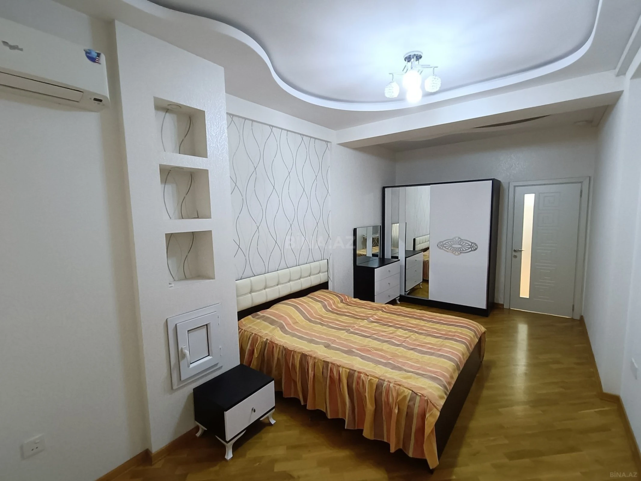 Kirayə verilir 3 otaqlı mənzil 105 m²