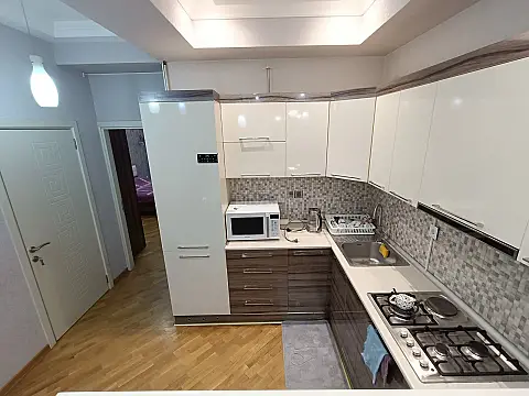Kirayə verilir 3 otaqlı mənzil 105 m²