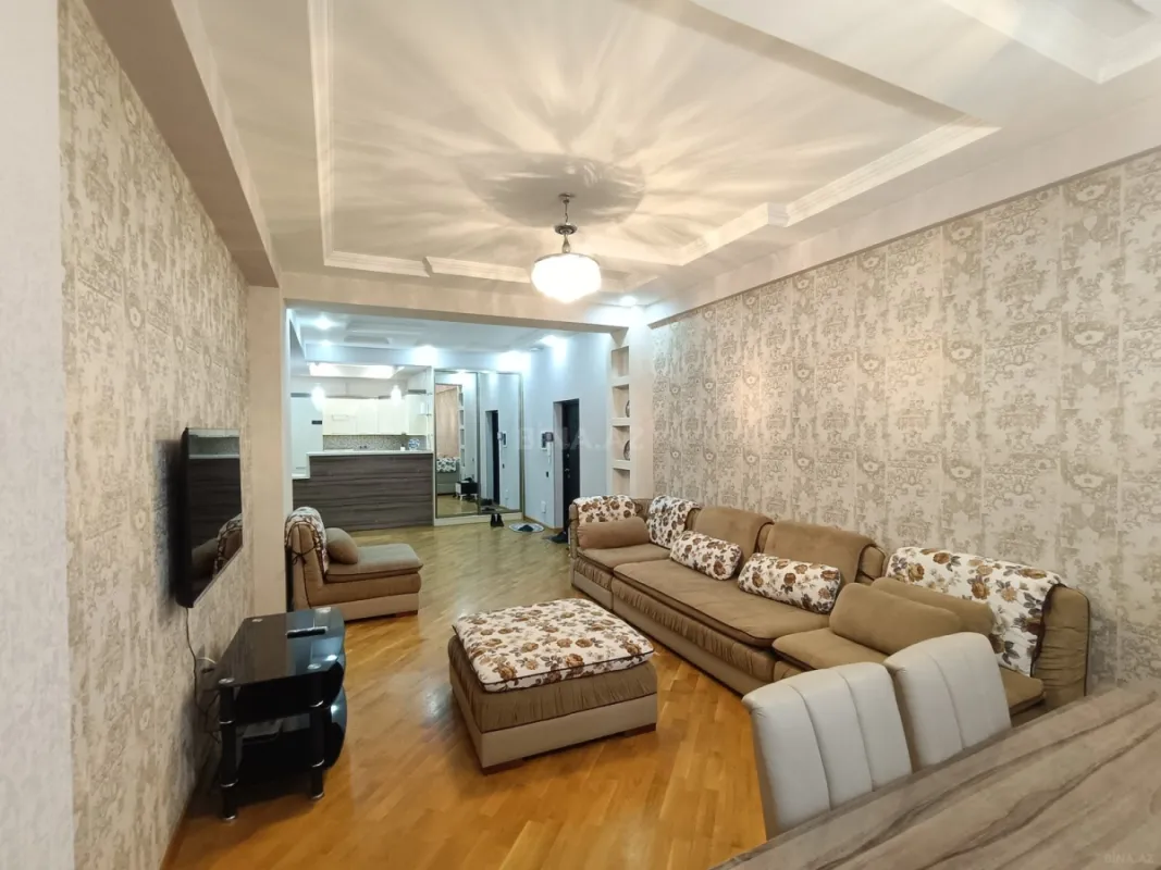 Kirayə verilir 3 otaqlı mənzil 105 m²