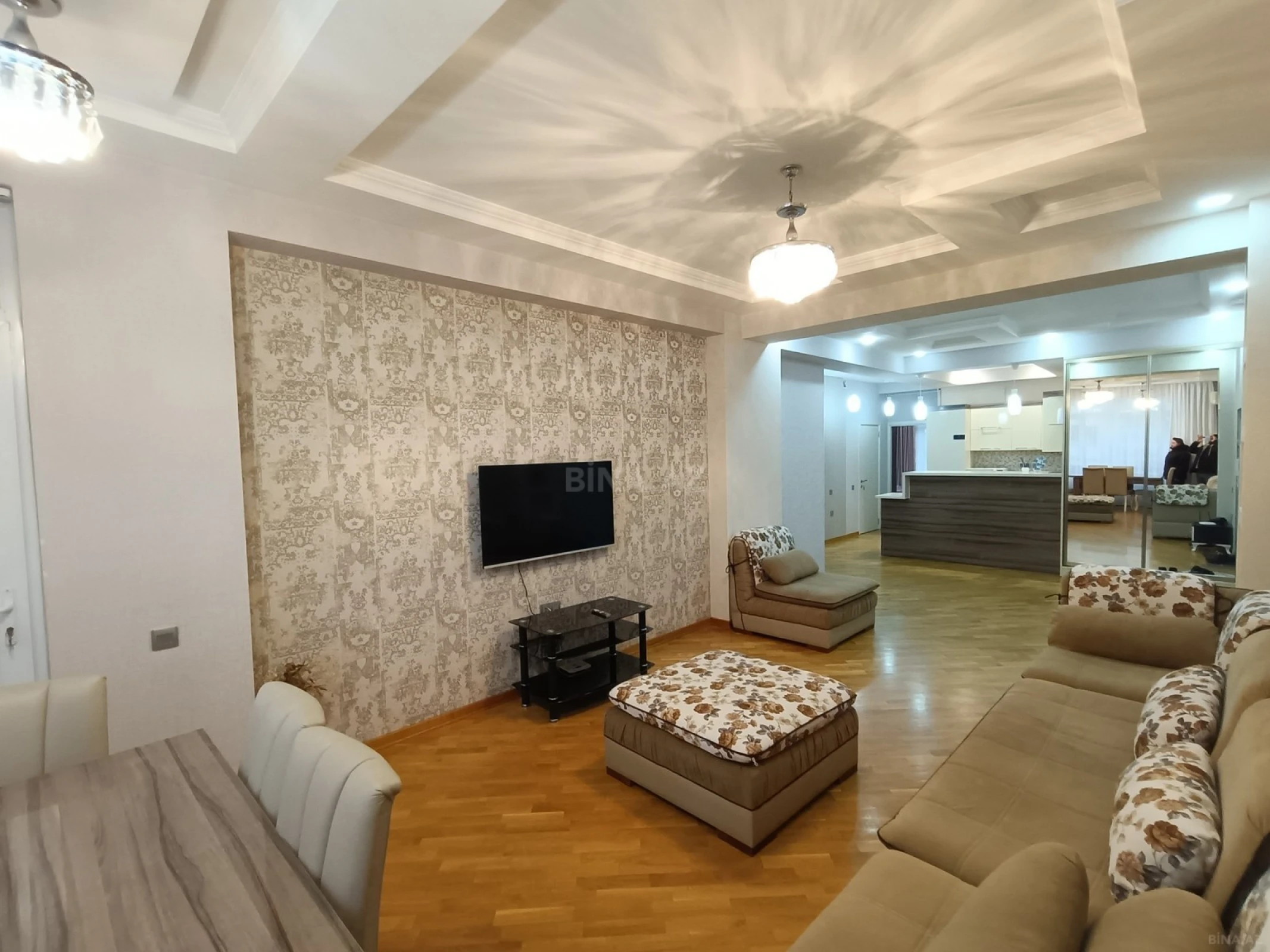 Kirayə verilir 3 otaqlı mənzil 105 m²