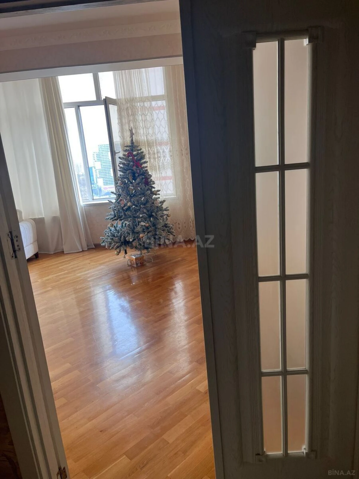 Kirayə verilir 3 otaqlı mənzil 101 m²