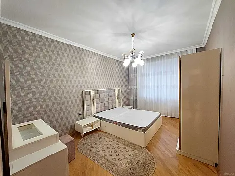 Satılır 2 otaqlı mənzil 85 m²