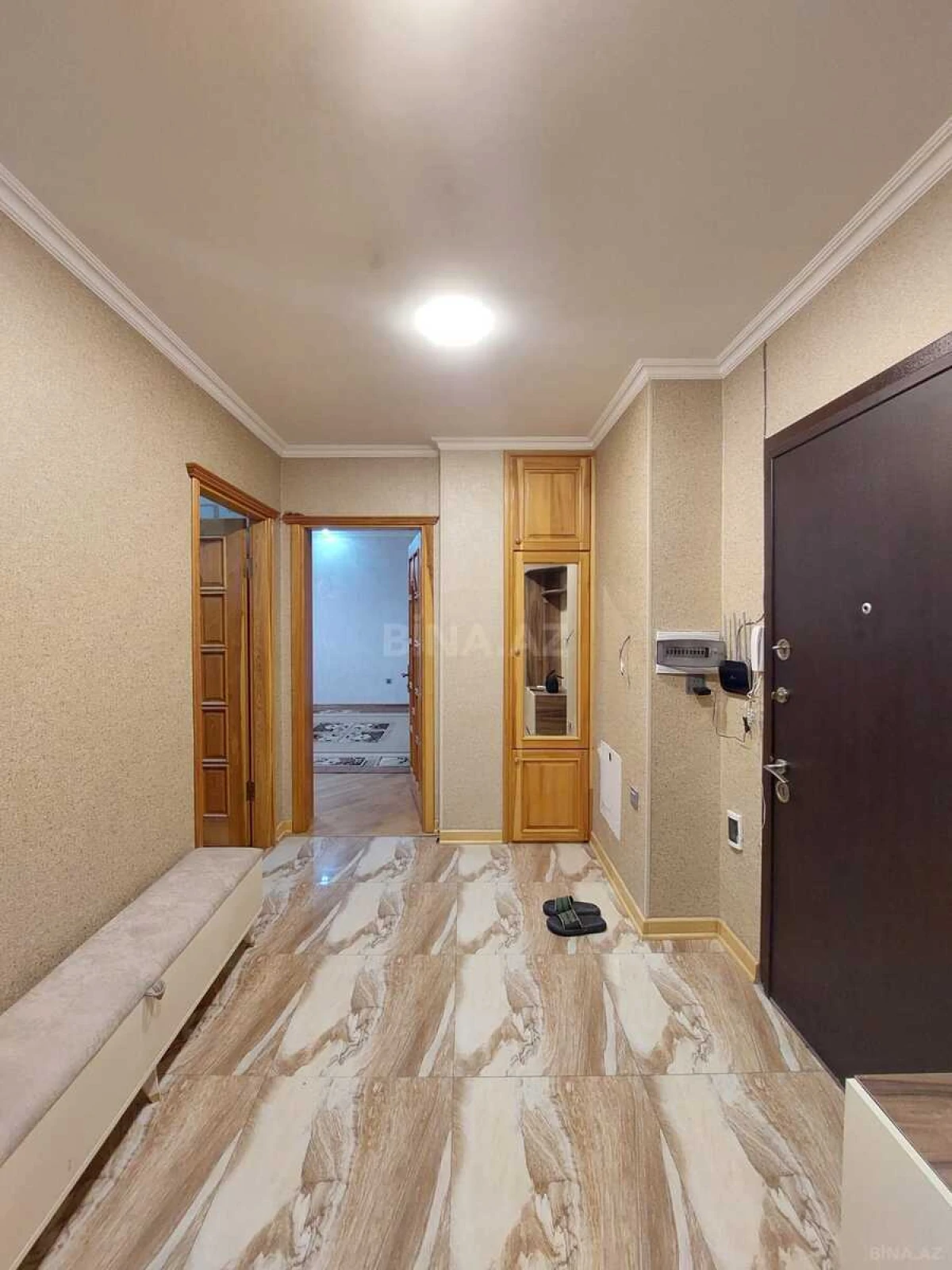 Satılır 2 otaqlı mənzil 85 m²