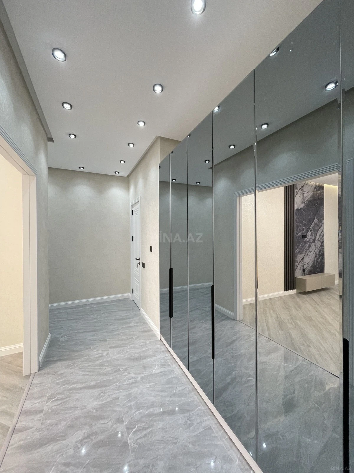 Satılır 3 otaqlı mənzil 97 m²