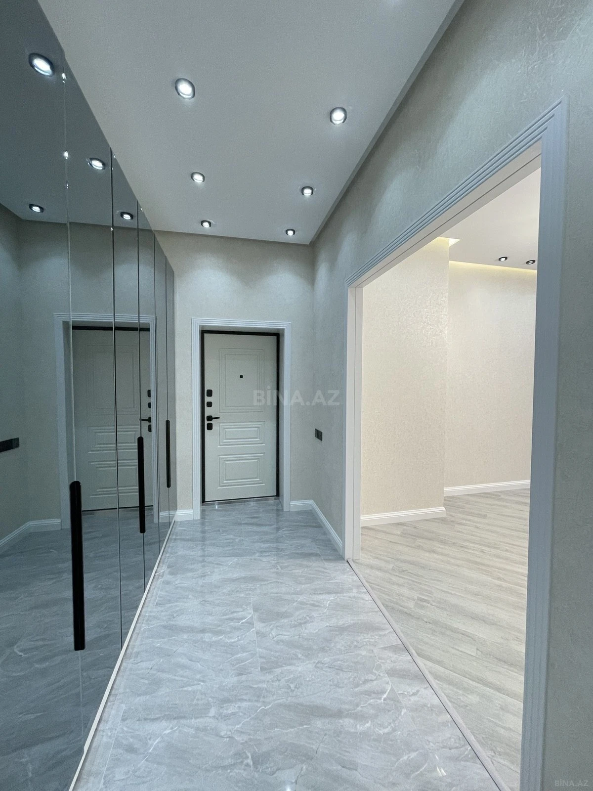 Satılır 3 otaqlı mənzil 97 m²