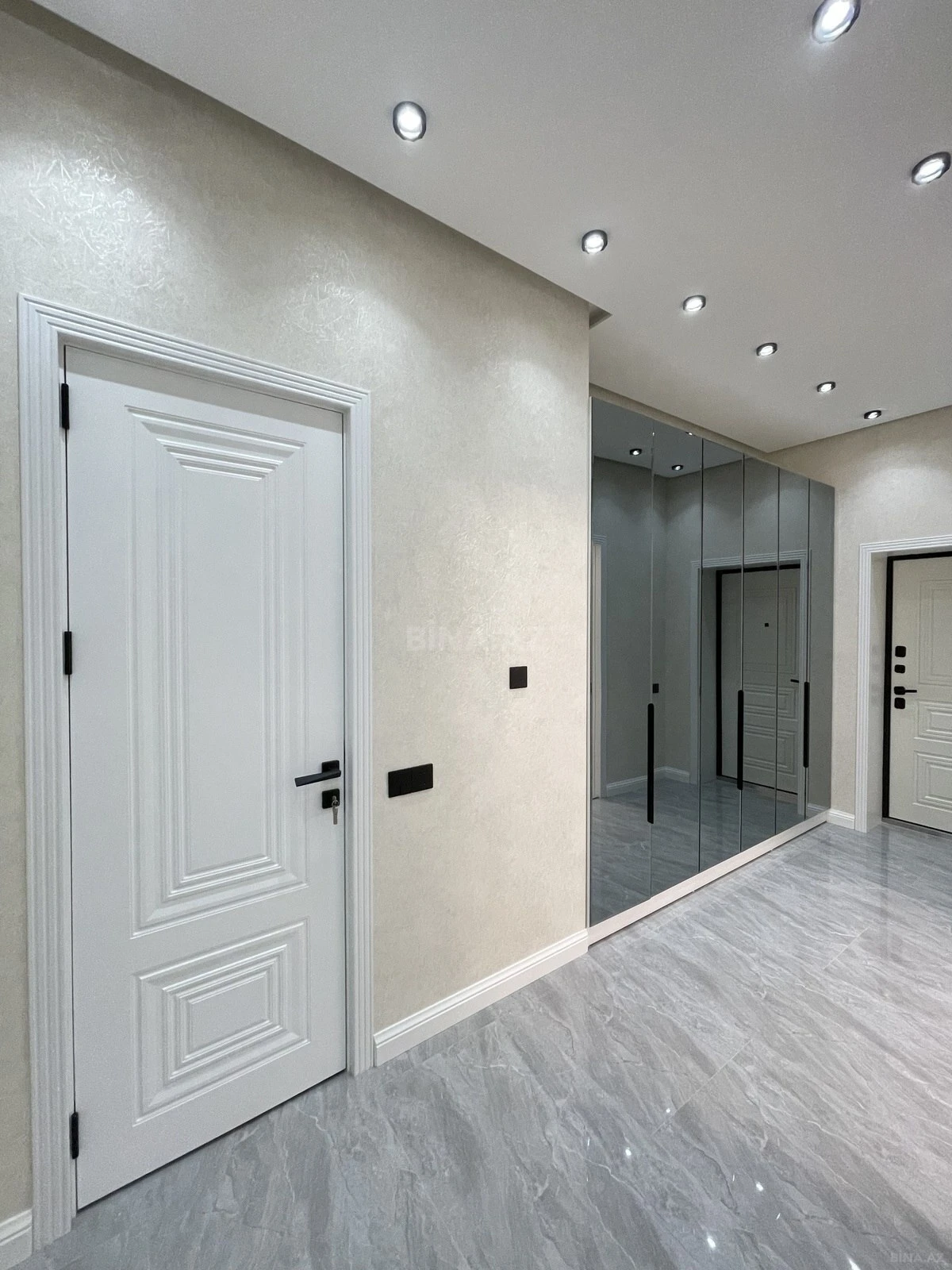 Satılır 3 otaqlı mənzil 97 m²