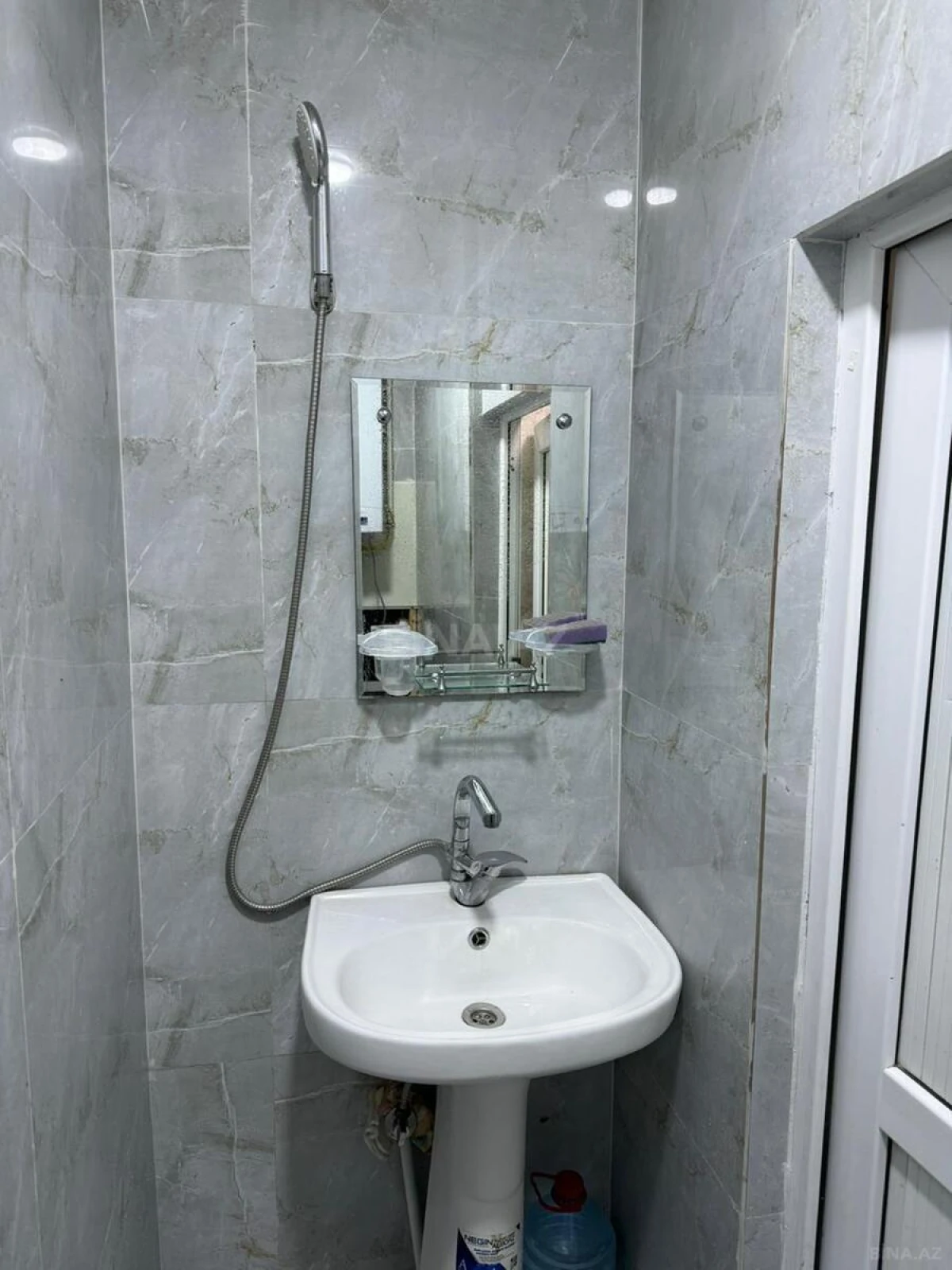 Kirayə verilir 2 otaqlı mənzil 35 m²