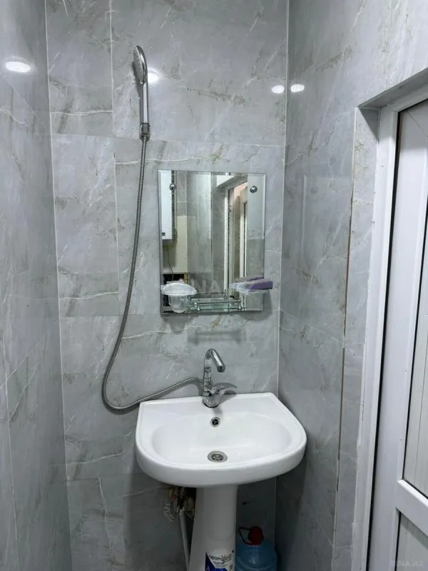 Kirayə verilir 2 otaqlı mənzil 35 m²