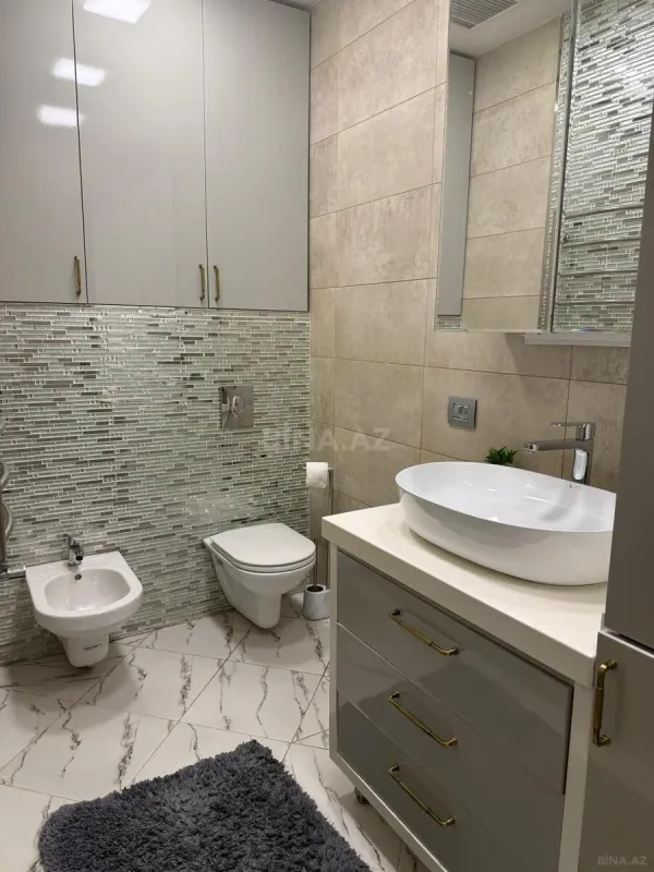 Kirayə verilir 2 otaqlı mənzil 110 m²