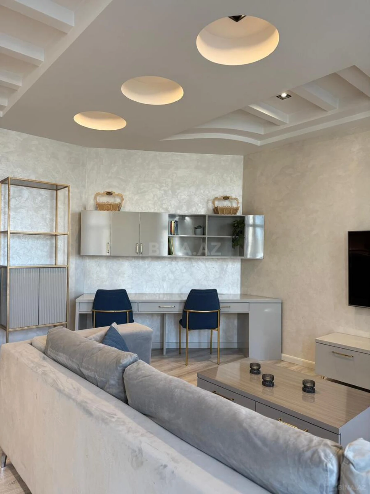 Kirayə verilir 2 otaqlı mənzil 110 m²