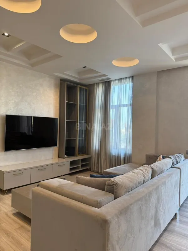 Kirayə verilir 2 otaqlı mənzil 110 m²