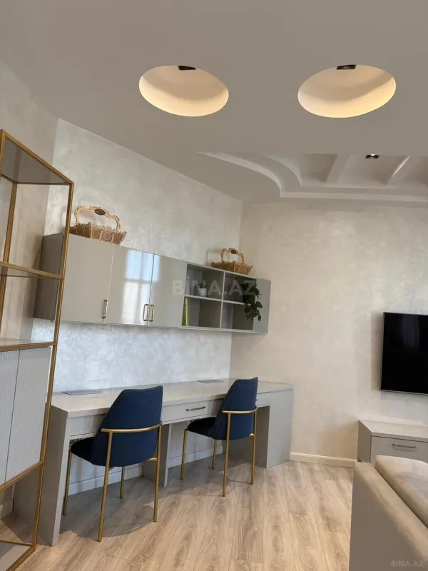 Kirayə verilir 2 otaqlı mənzil 110 m²