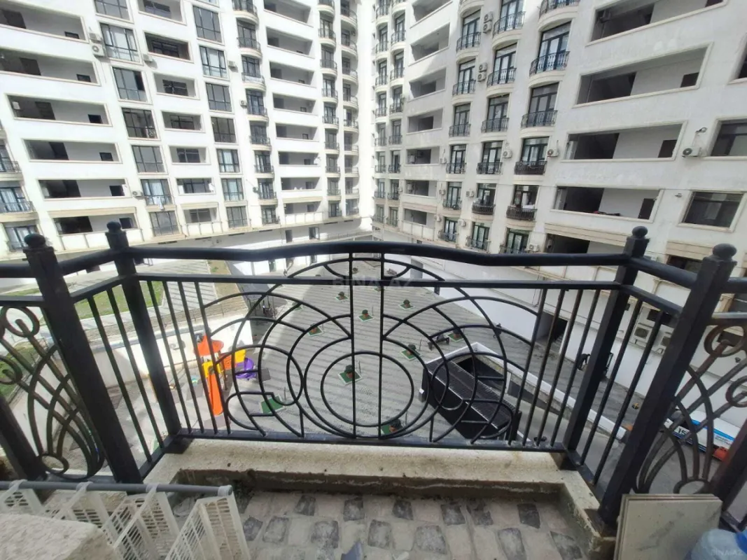 Satılır 2 otaqlı mənzil 40.4 m²