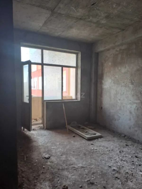 Satılır 3 otaqlı mənzil 138 m²