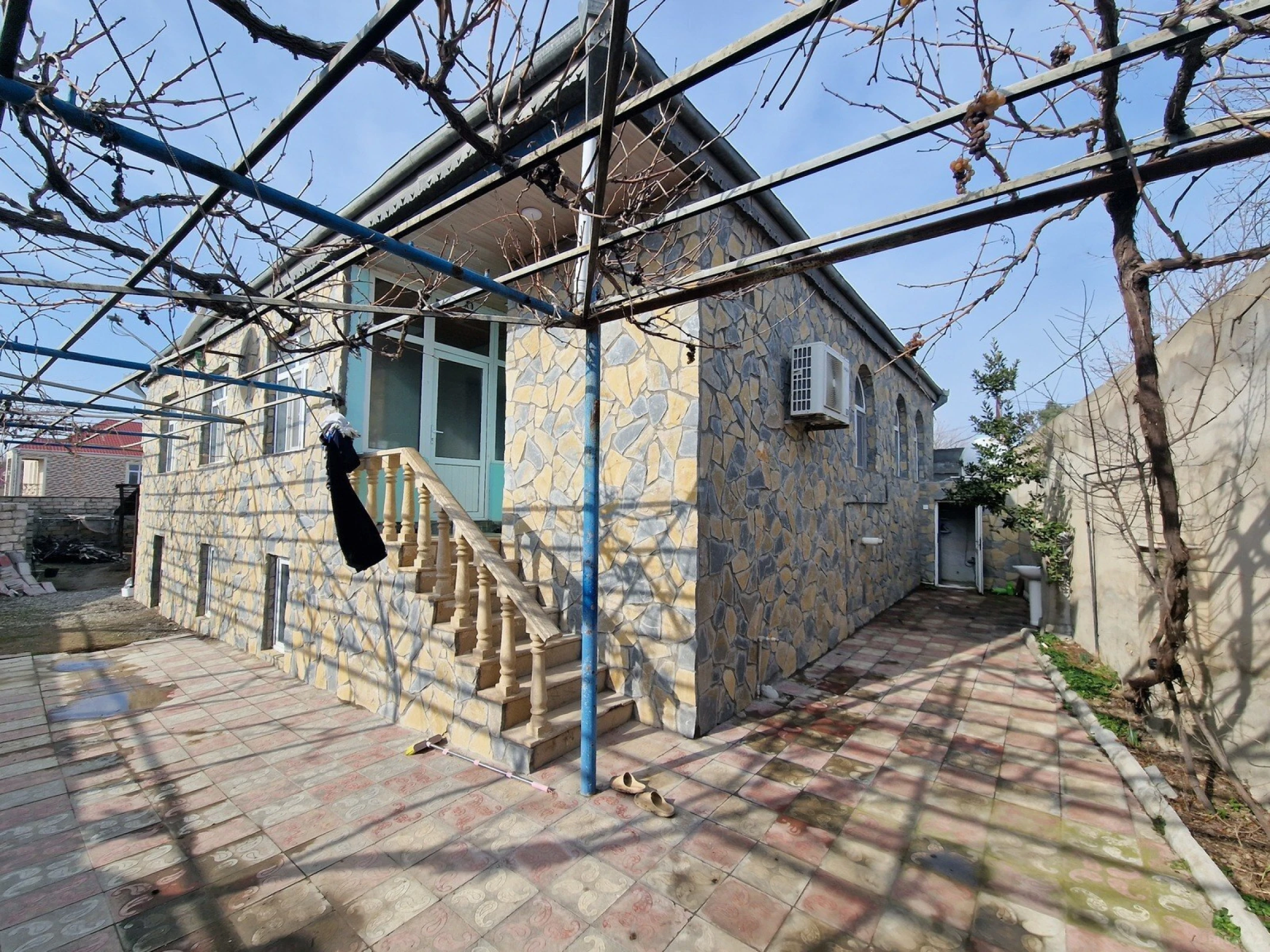Satılır 4 otaqlı həyət evi 147 m²