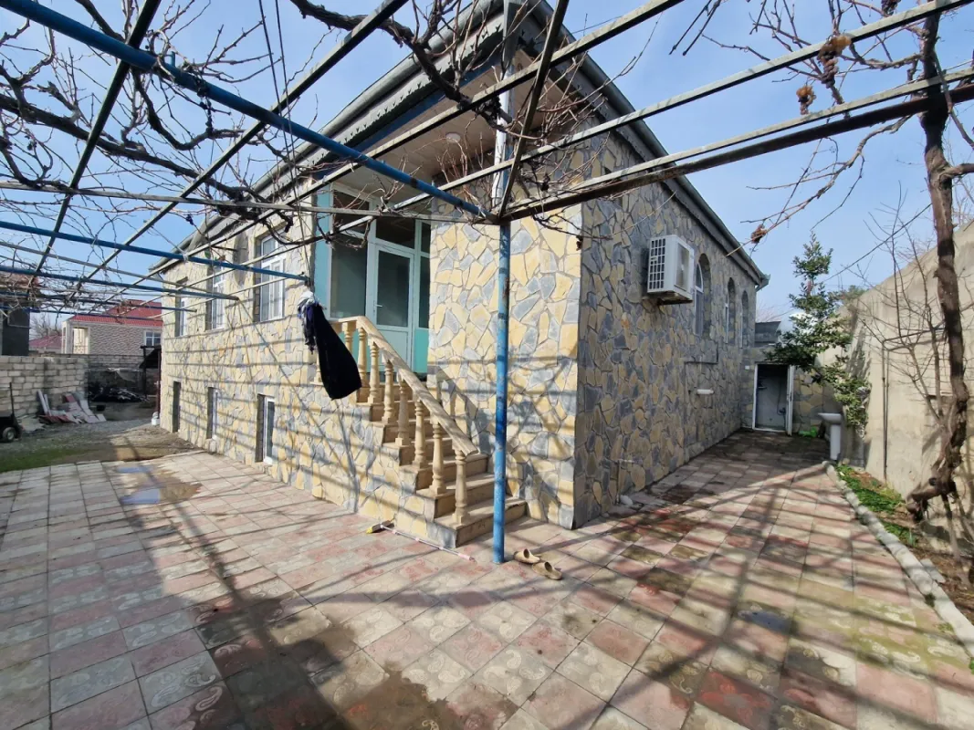 Satılır 4 otaqlı həyət evi 147 m²